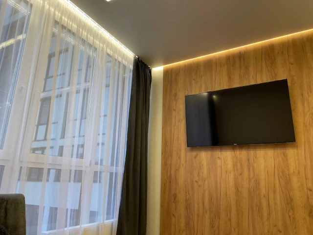 LED подсветка натжного потолка по периметру в спальне