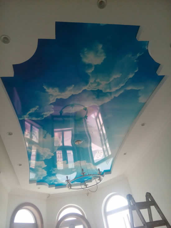 Натяжные потолки в Мексике с фотопечатью небо с облаками. Фото 1.